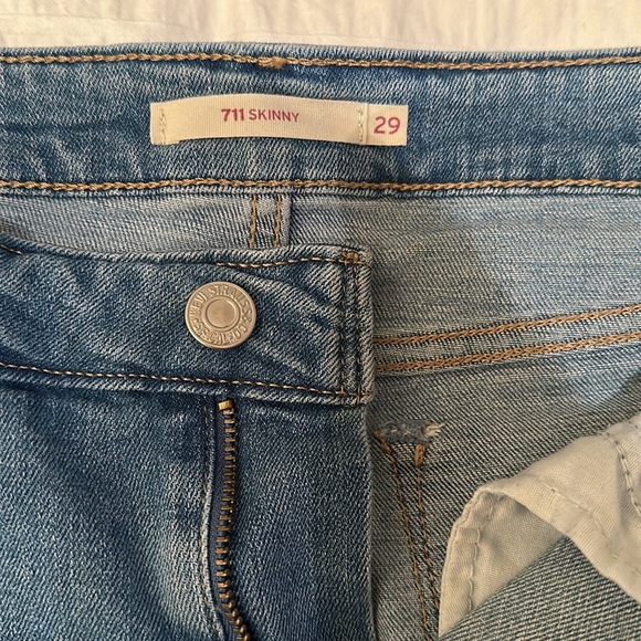 Levi’s Size 29 - Picture 3 of 5